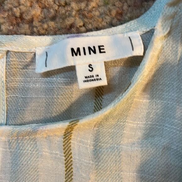 𝅺MINE Mint and Cream Crew Neck Short Sleeved Blouse with Ruffled Sleeves.  Small - Picture 8 of 9